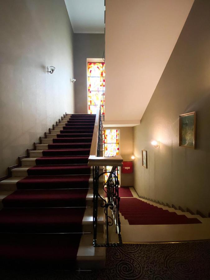 Hotel Empire Kutaiszi Kültér fotó