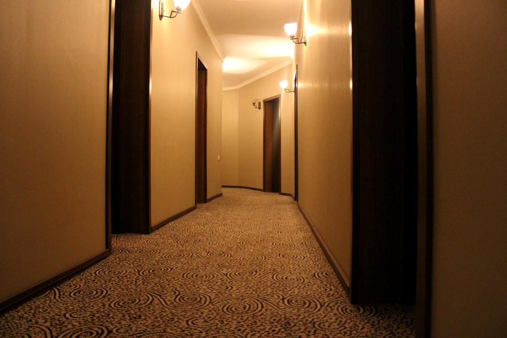 Hotel Empire Kutaiszi Kültér fotó